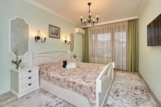 Луксозен имот под наем в супер център с паркомясто