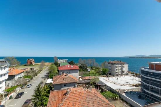 Нов имот на пазара, в гр. Приморско!! След ремонт, панорама море!!