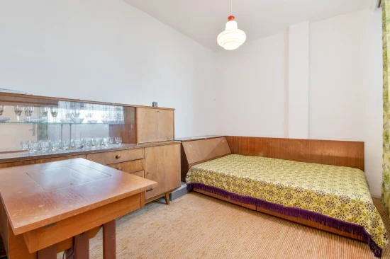 Нов имот на пазара!Три спални,жк,,Изгрев!