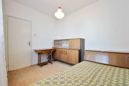 Нов имот на пазара!Три спални,жк,,Изгрев!