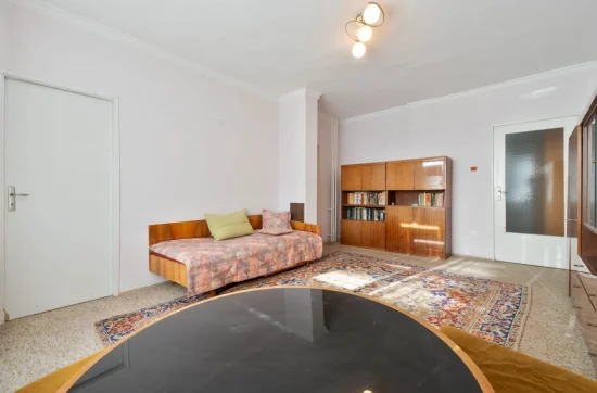 Нов имот на пазара!Три спални,жк,,Изгрев!