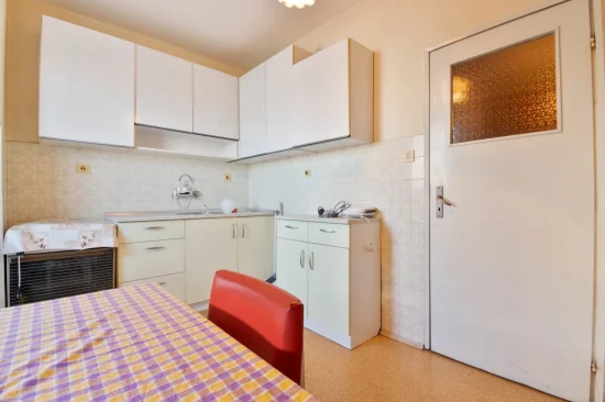 Нов имот на пазара!Три спални,жк,,Изгрев!