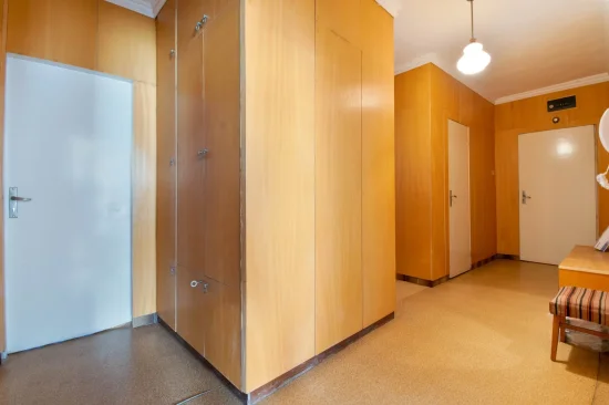 Нов имот на пазара!Три спални,жк,,Изгрев!