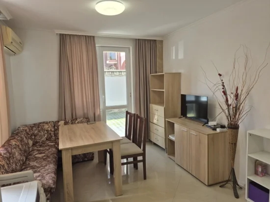 Партерен апартамент в кв. Сарафово