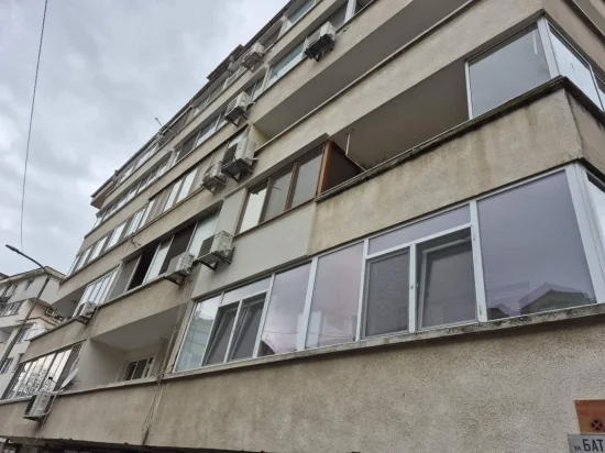 Лазур пълно обзавеждане ,до Руската гимназия